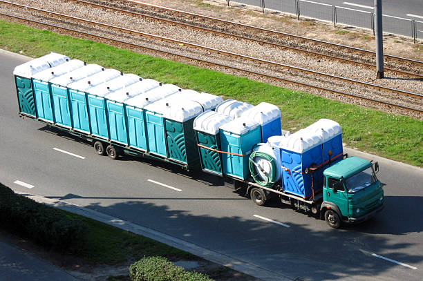 Best Luxury portable toilet rental  in Holdenville, OK